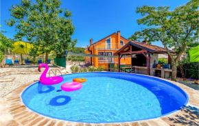 Beautiful Apartment In Viskovo With Wifi